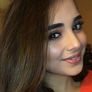 Meet your Posher, Ari